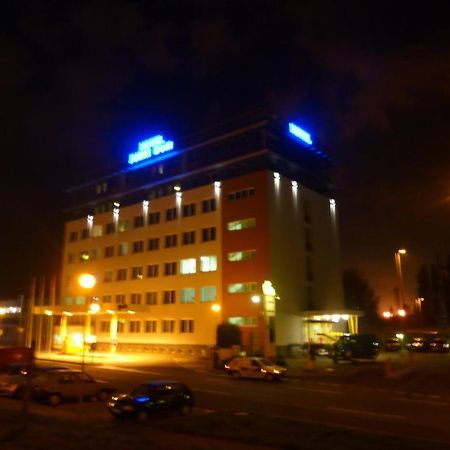 Hotel Jurki Dom Bratislava Exteriör bild