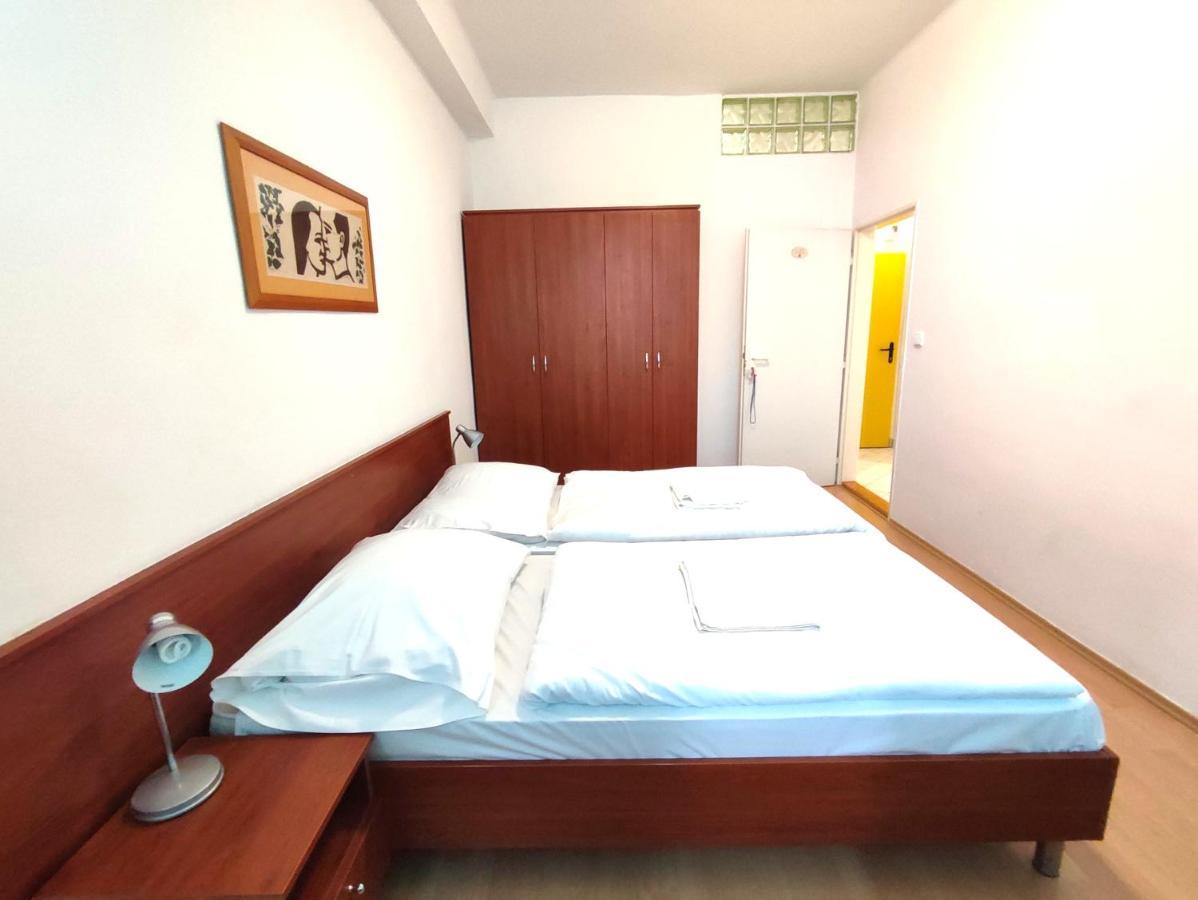 Hotel Jurki Dom Bratislava Exteriör bild