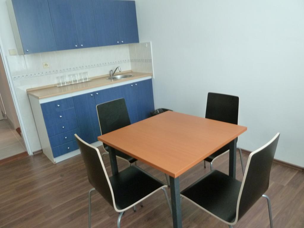 Hotel Jurki Dom Bratislava Exteriör bild