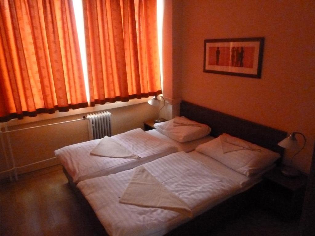 Hotel Jurki Dom Bratislava Exteriör bild