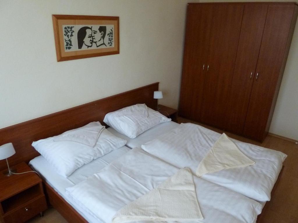 Hotel Jurki Dom Bratislava Exteriör bild
